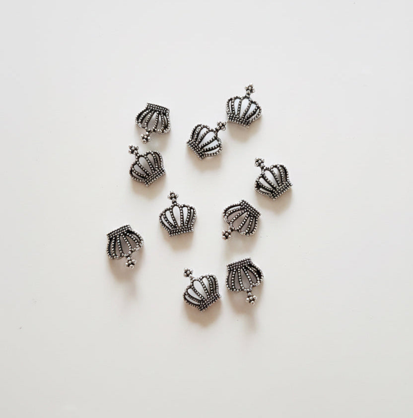 10PC DAZZLING CROWN-SHAPED NAIL CHARMS