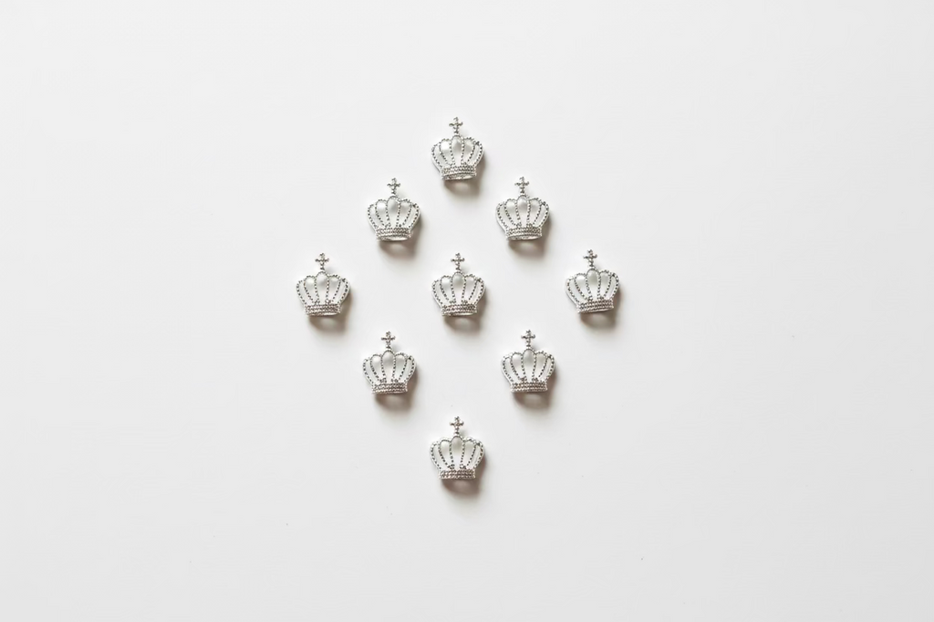 10PC DAZZLING CROWN-SHAPED NAIL CHARMS
