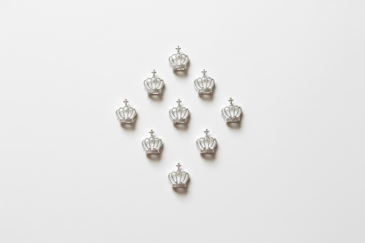 10PC DAZZLING CROWN-SHAPED NAIL CHARMS