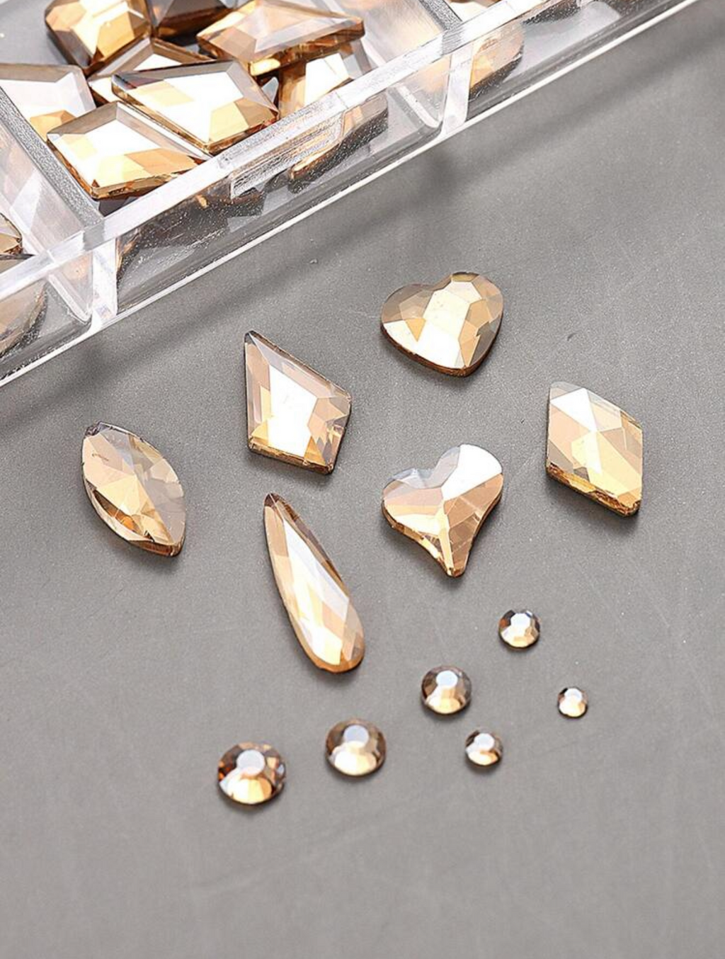 12 GRID GOLD RHINESTONES