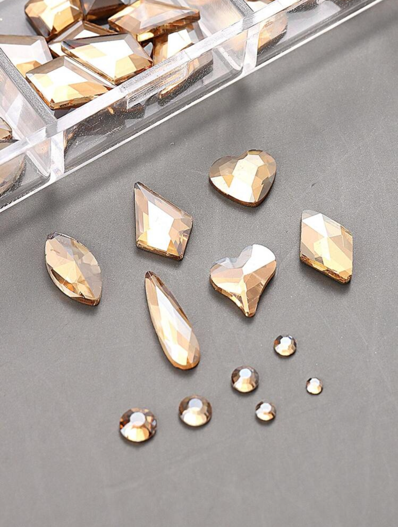 12 GRID GOLD RHINESTONES